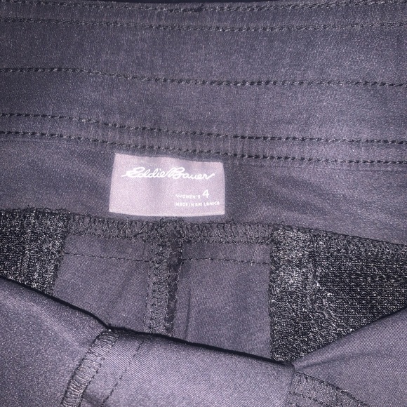 Mid length Cargo shorts - Picture 4 of 5